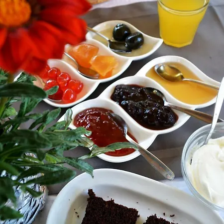 Despina * Sinarádes